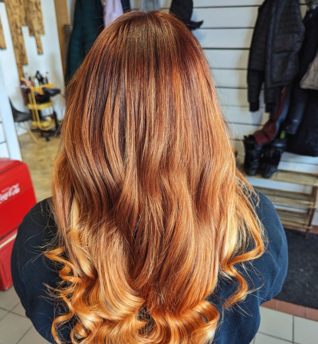 Le Salon de Beauté de vos Rêves: Couleurs Capillaires et Service Exceptionnel!