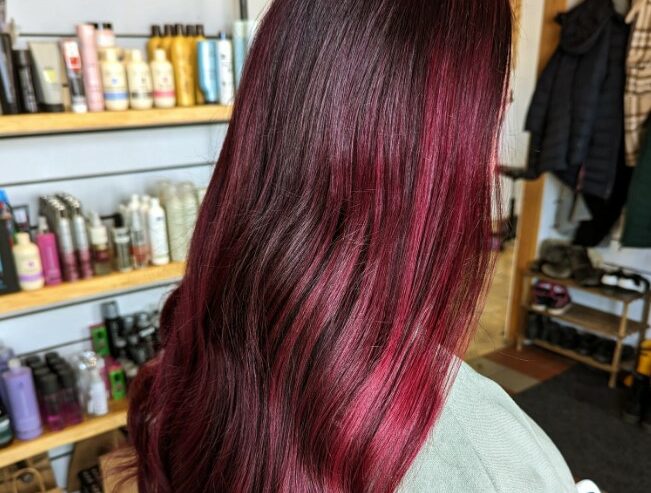 Le Salon de Beauté de vos Rêves: Couleurs Capillaires et Service Exceptionnel!