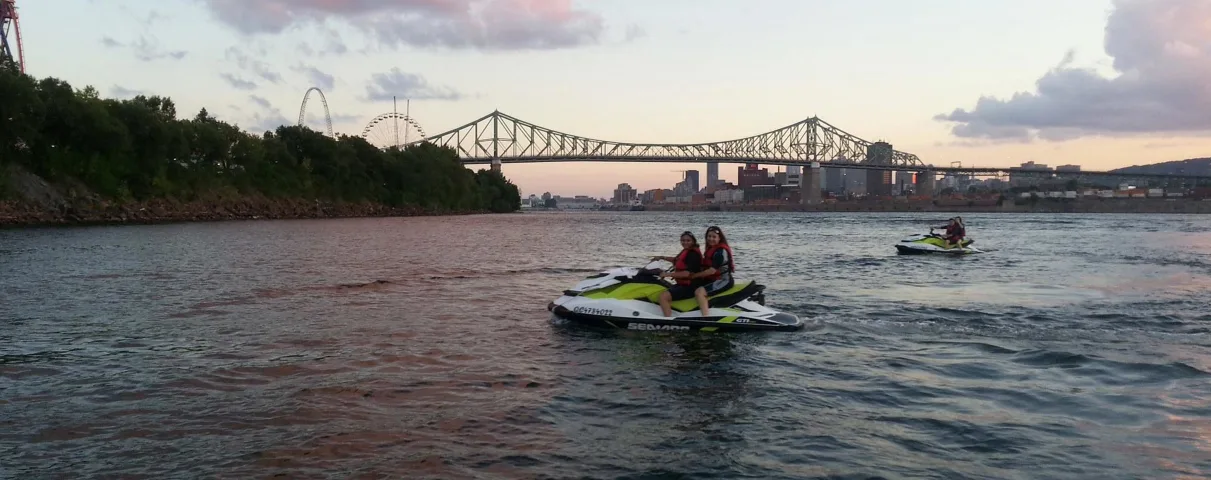 Profitez de l’été sur l’eau! Location de motomarines dans le Vieux-Montréal avec Aventure Wet Set MTL 89$